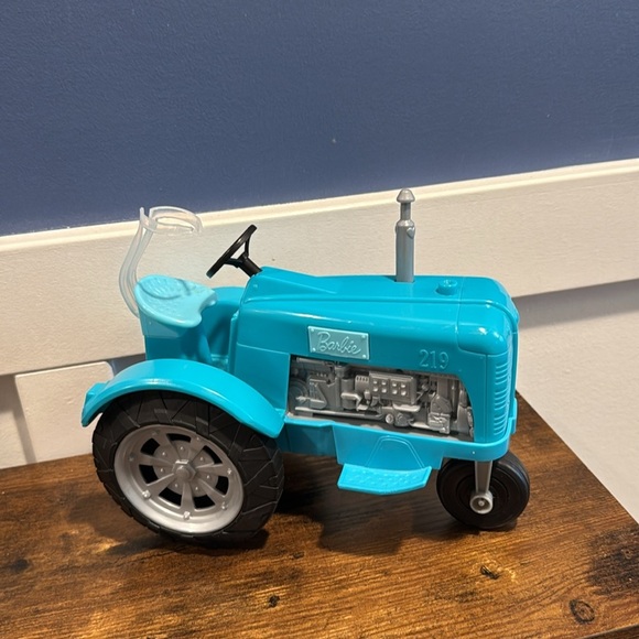 2017 Mattel Barbie Tractor - Blue with Barbie holder attached - Picture 2 of 4